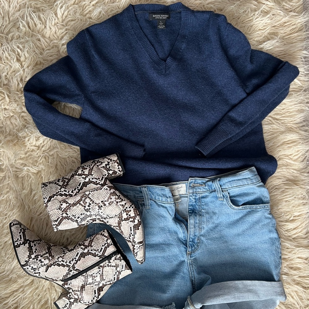 Navy blue banana republic sweater